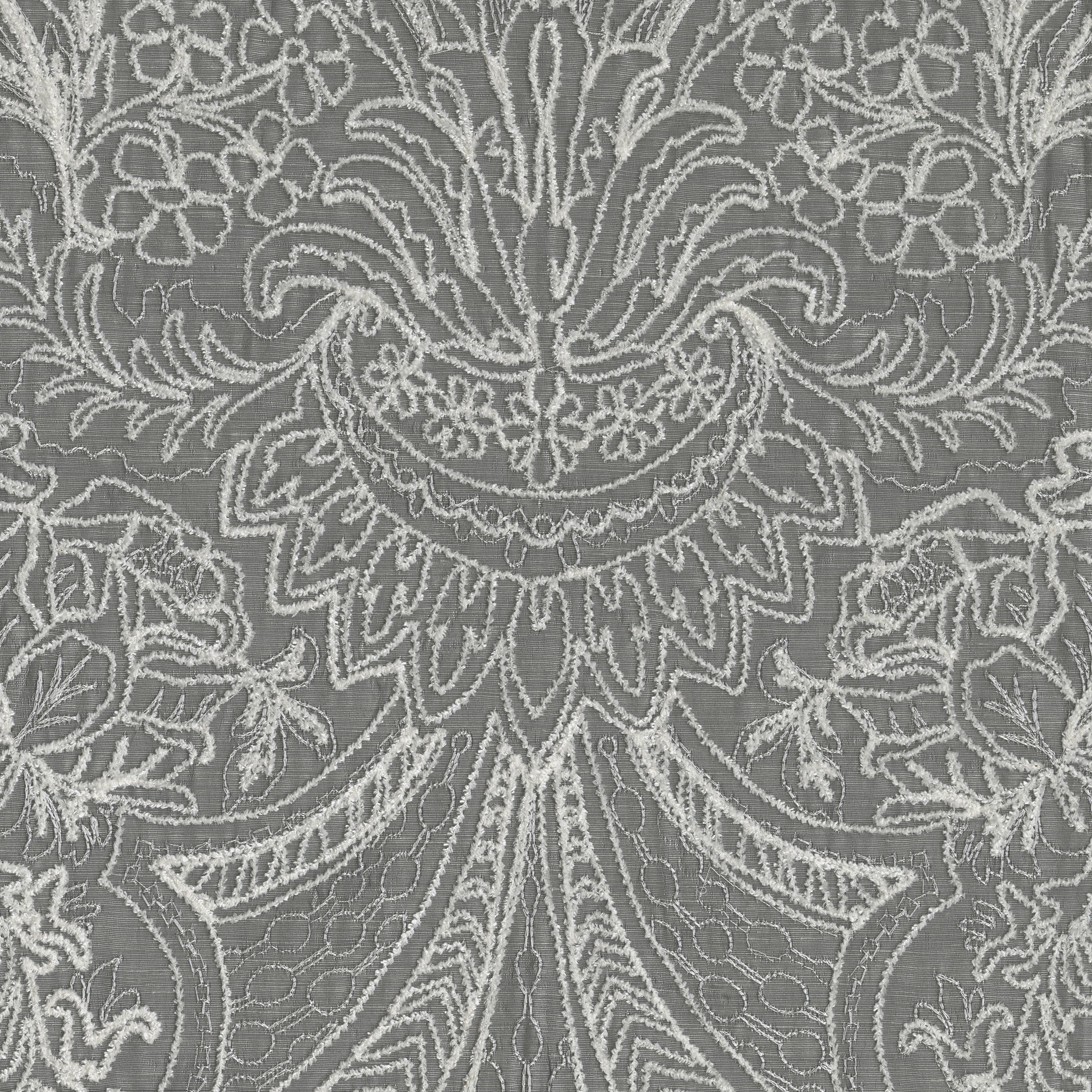 2720-04 Contessa - Silverfox Swatch