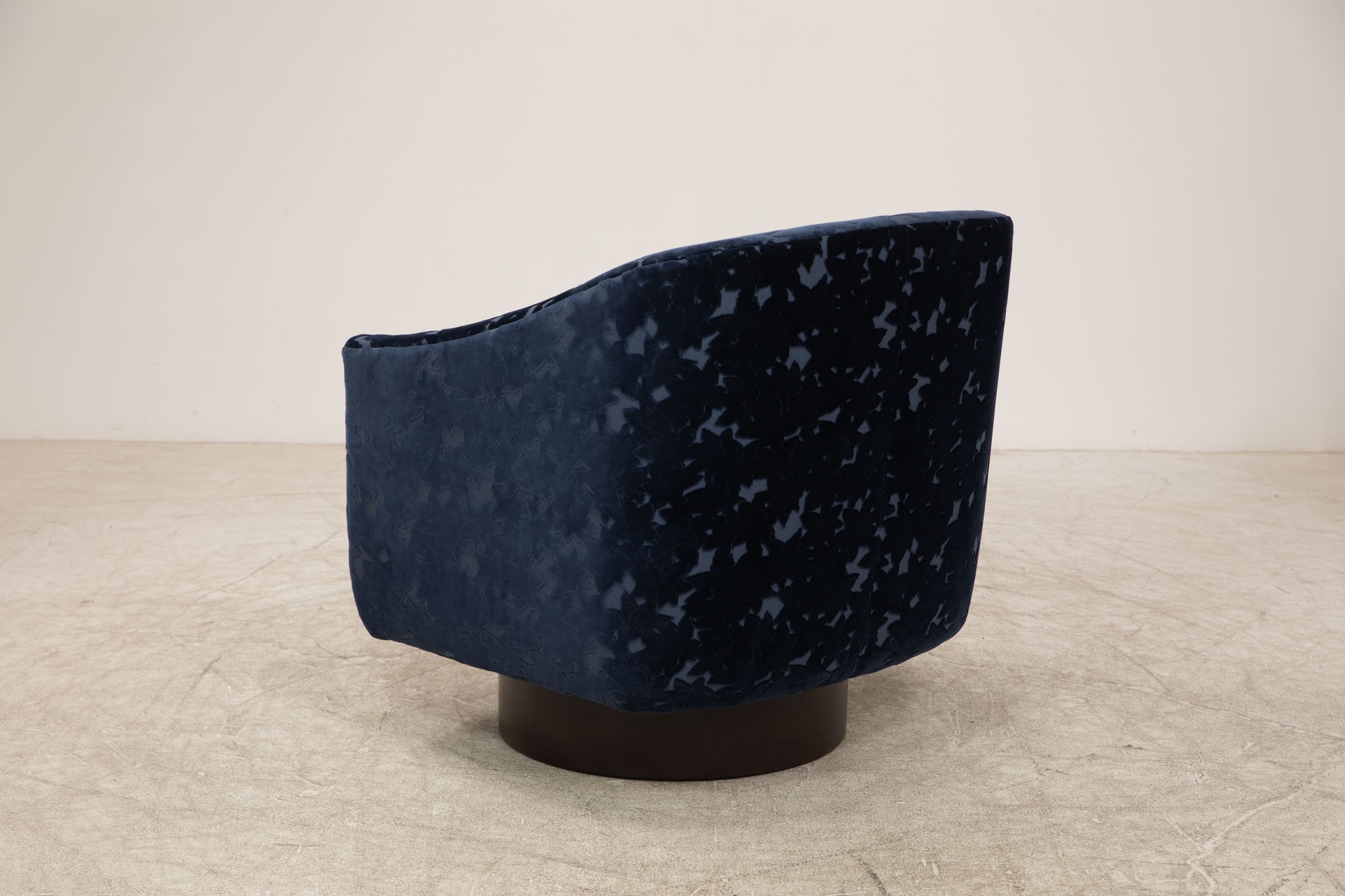 4234-09 Samara - Midnight Installation Image