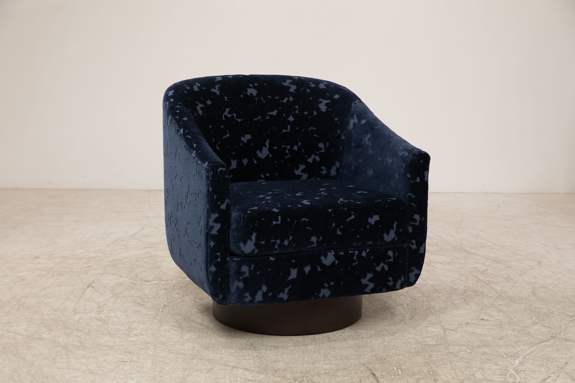 4234-09 Samara - Midnight Installation Image