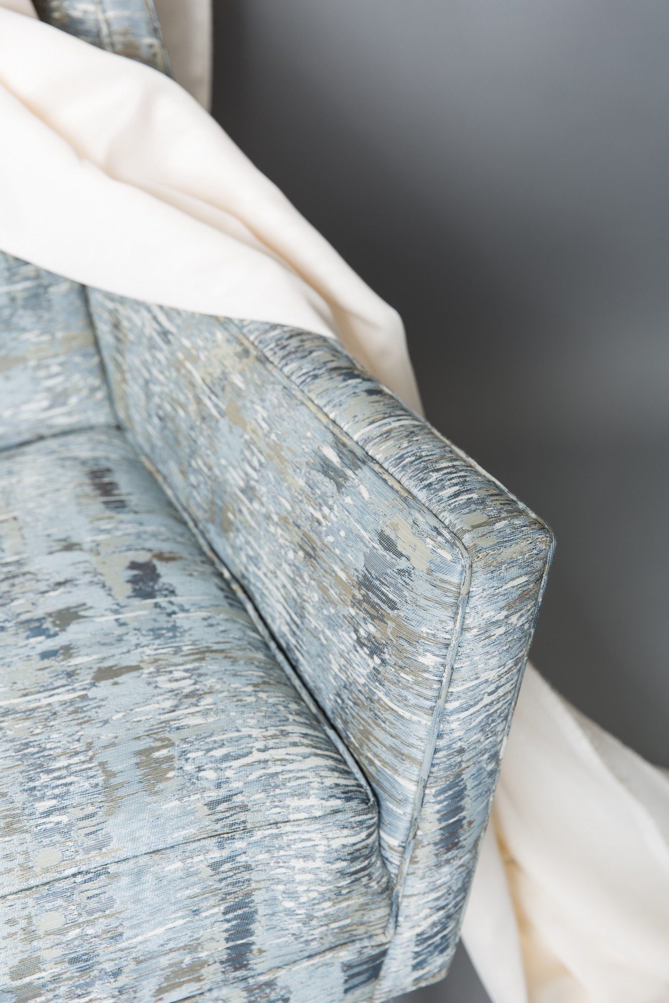 4585 Fontaine Winter Installation Image