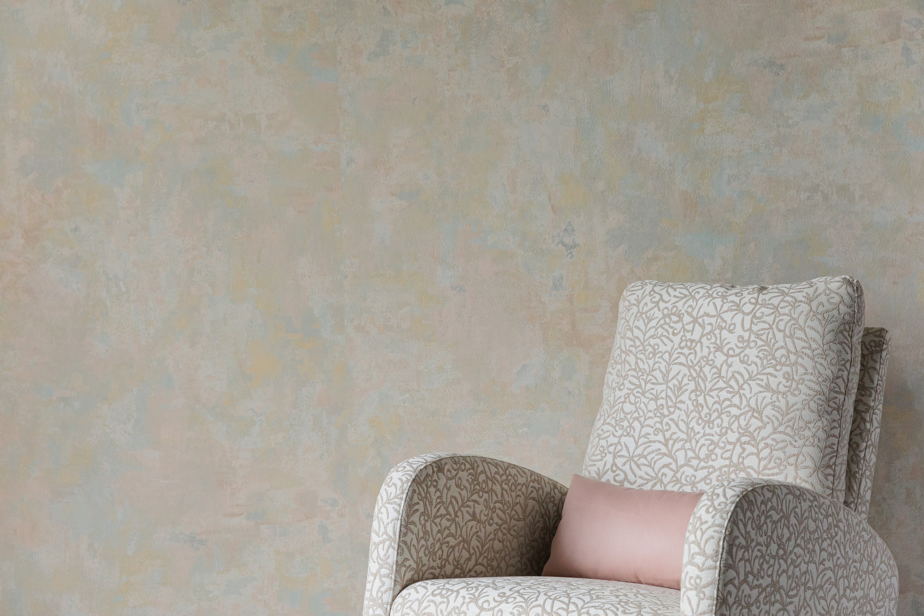 V111-04 Pastel Opal, 4374-02 Rosemary Rice Pudding, 4705-05 Hint Blush Eraser Installation Image