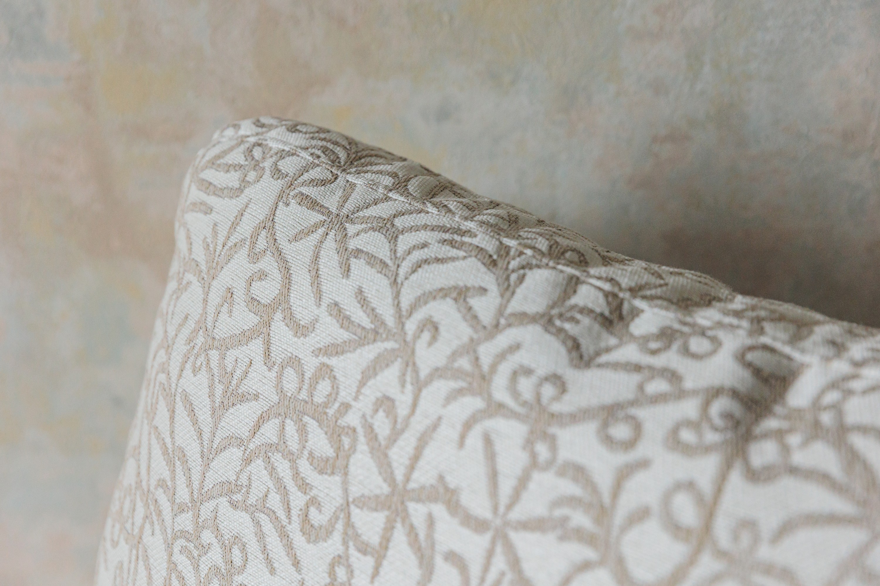 V111-04 Pastel Opal, 4374-02 Rosemary Rice Pudding Installation Image