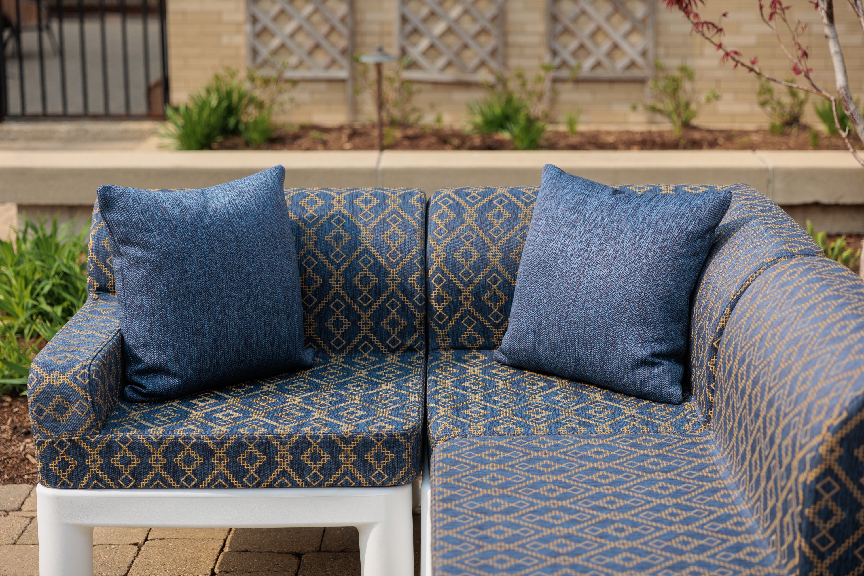 1214-10 Homestead Deco Navy, 1217-09 Zetta Midnight Installation Image