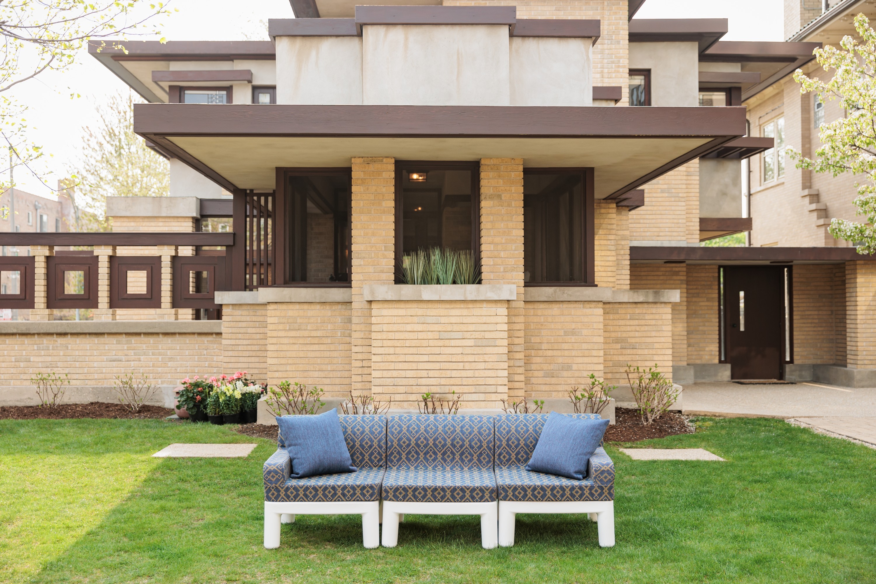 1214-10 Homestead Deco Navy, 1217-09 Zetta Midnight Installation Image