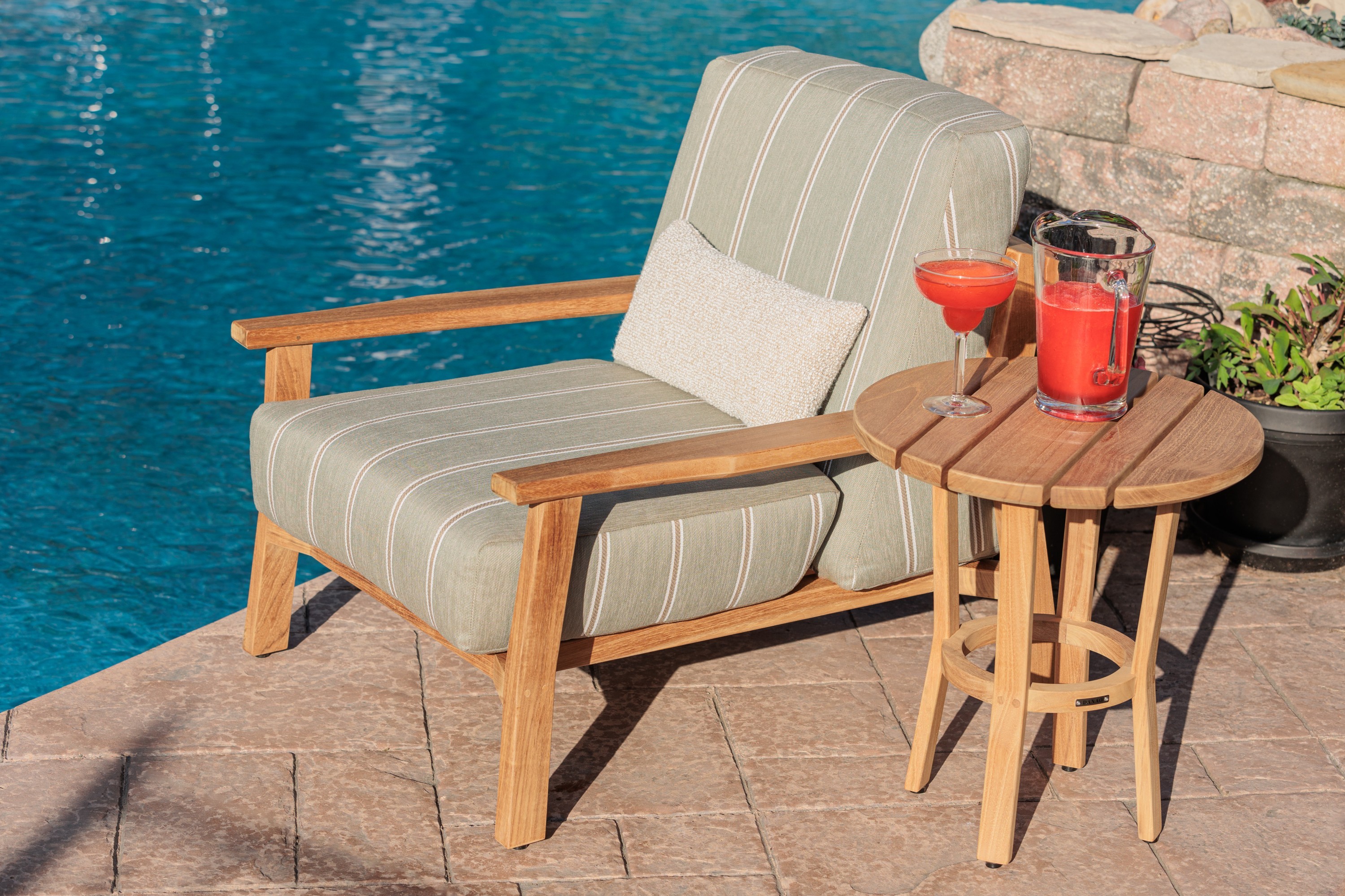 1216-04 Yori Aerophyte, 9660-03 Pappus Beige Lop Installation Image