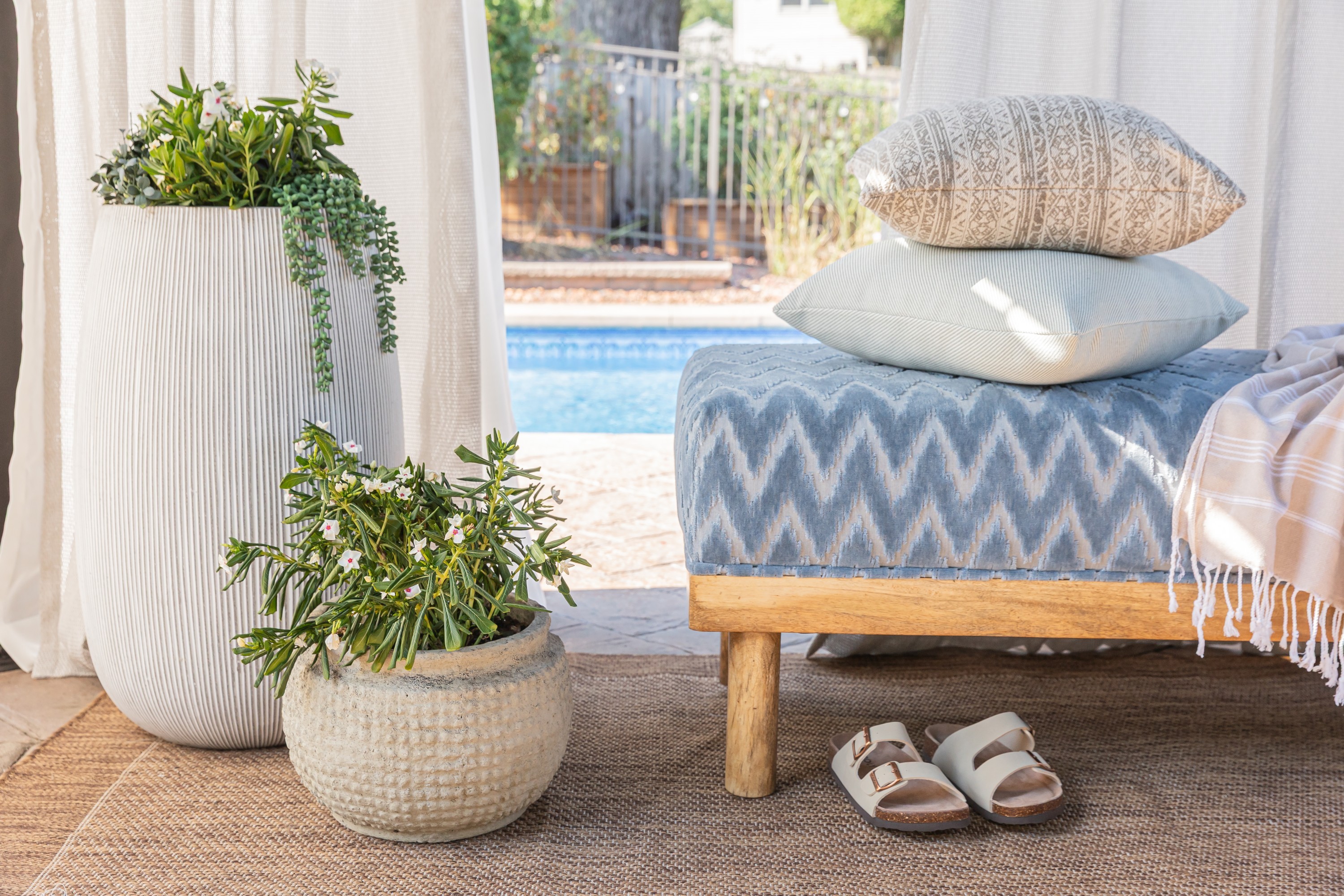 1265-01 Suncatcher Snowdrop, 4262-05 Andamento Skyline, 1208-04 Jardin Montana Bighorn, 4260-04 Bhramari Soothing Aloe Installation Image