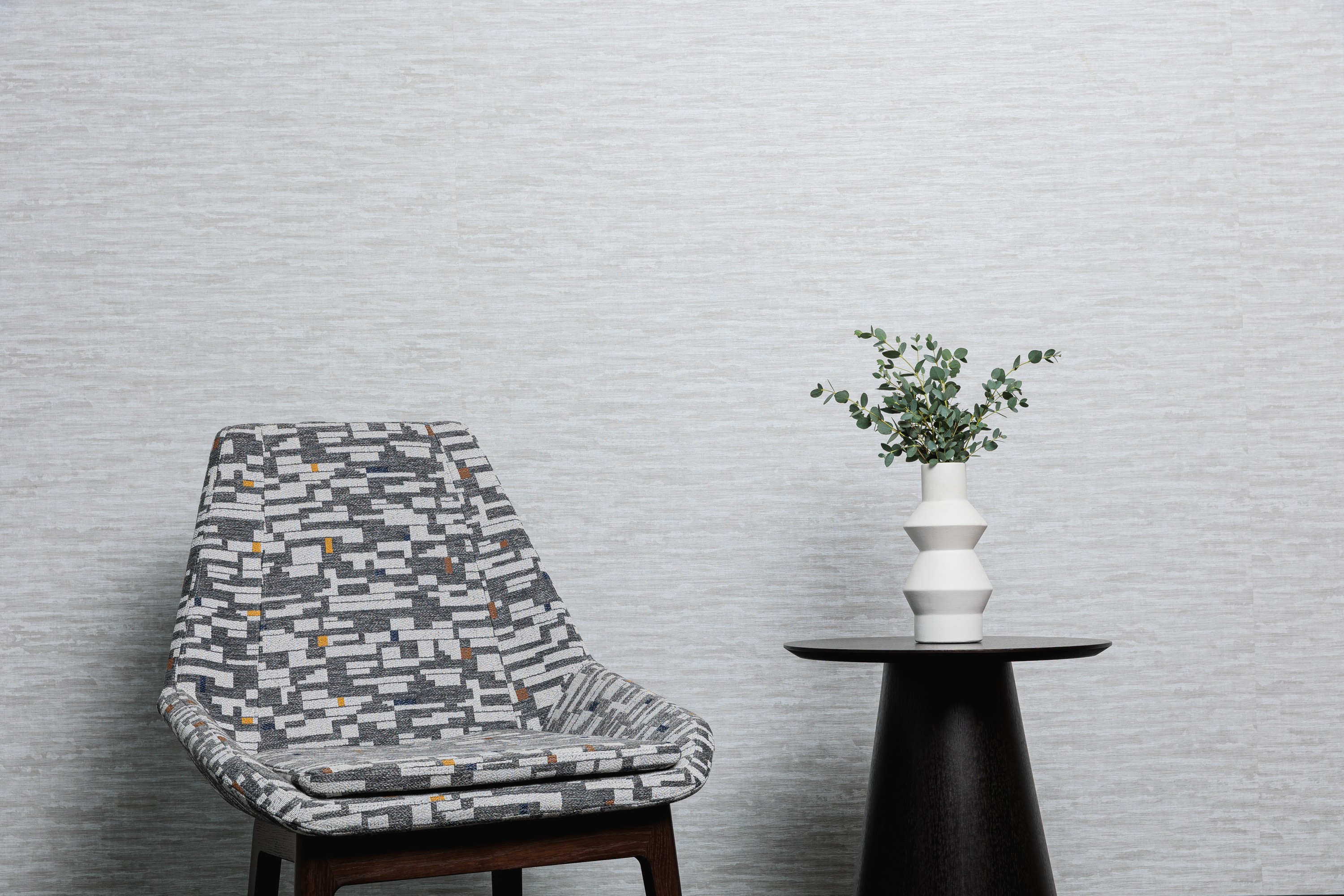 1293-06 Triptych Chaffinch, V112-02 Guild Silver Wisp Installation Image