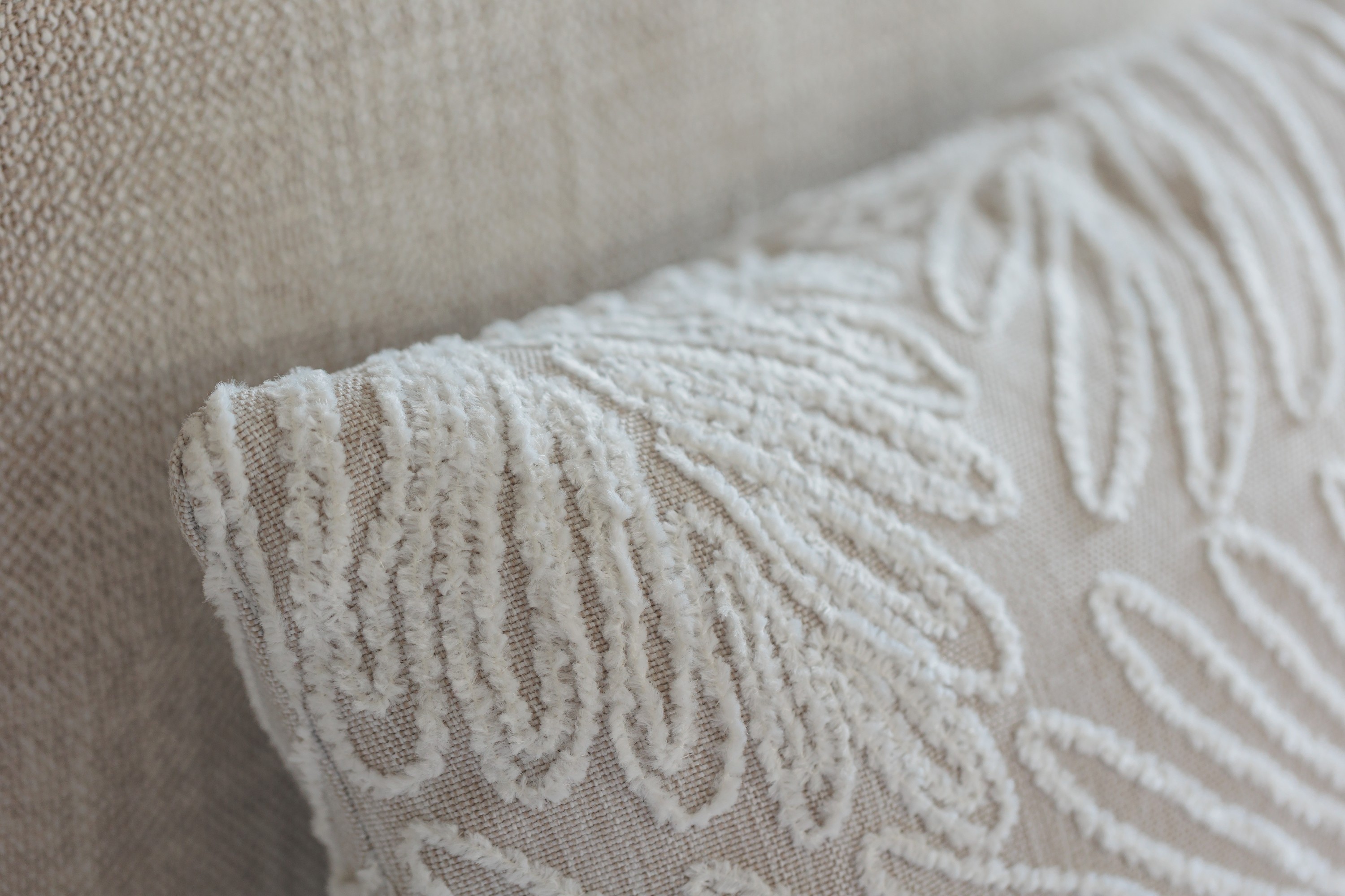 1343-01 Ballad Cremello, 8242-03 Versaille Sheepdog Installation Image