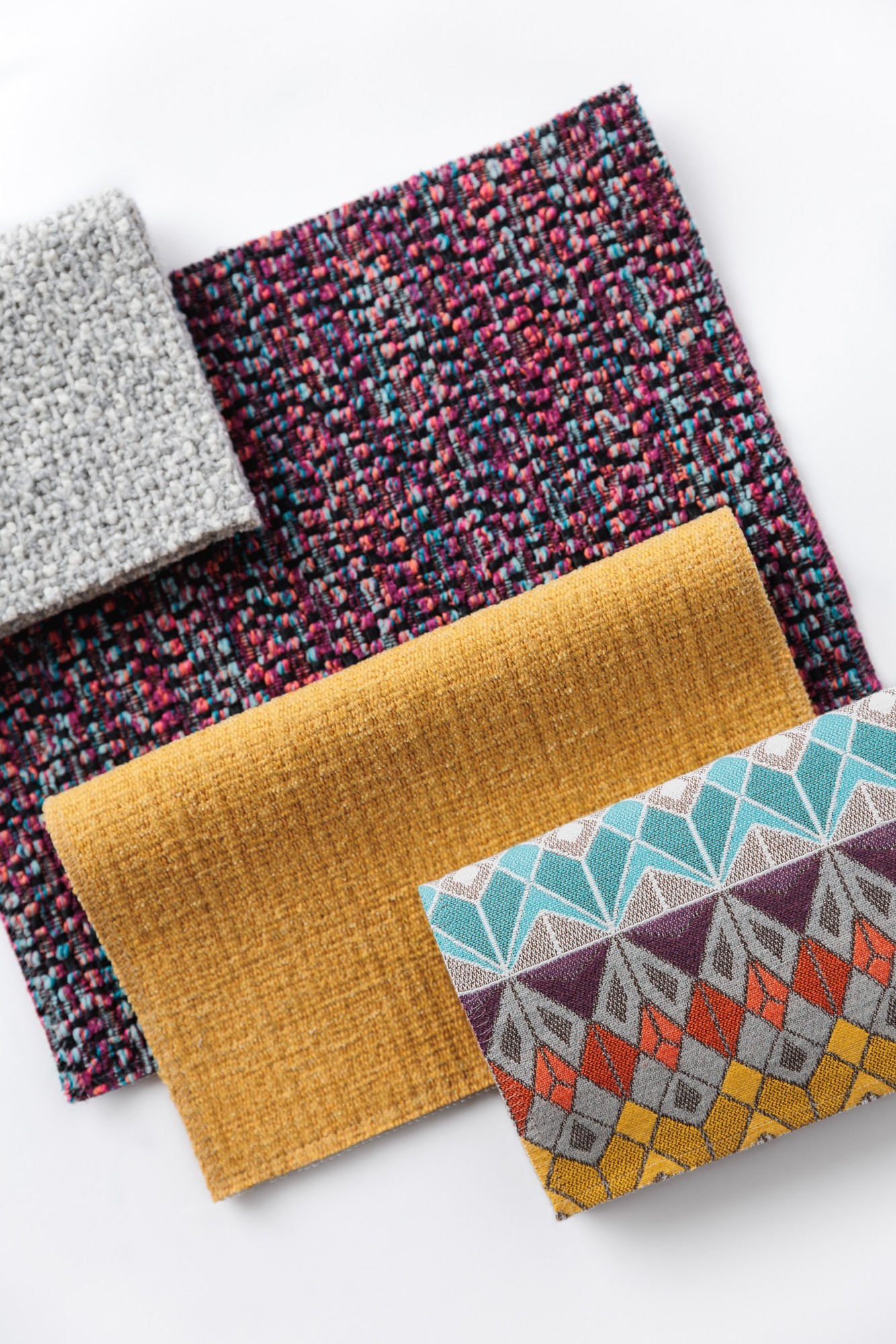 1350-02 Ardent Ice Skate, 6597-08 Showtime Times Square, 3164-06 Phoenix Yellow Zinnia, 5831-04 Vitreum Rainbow Finch Hero Image