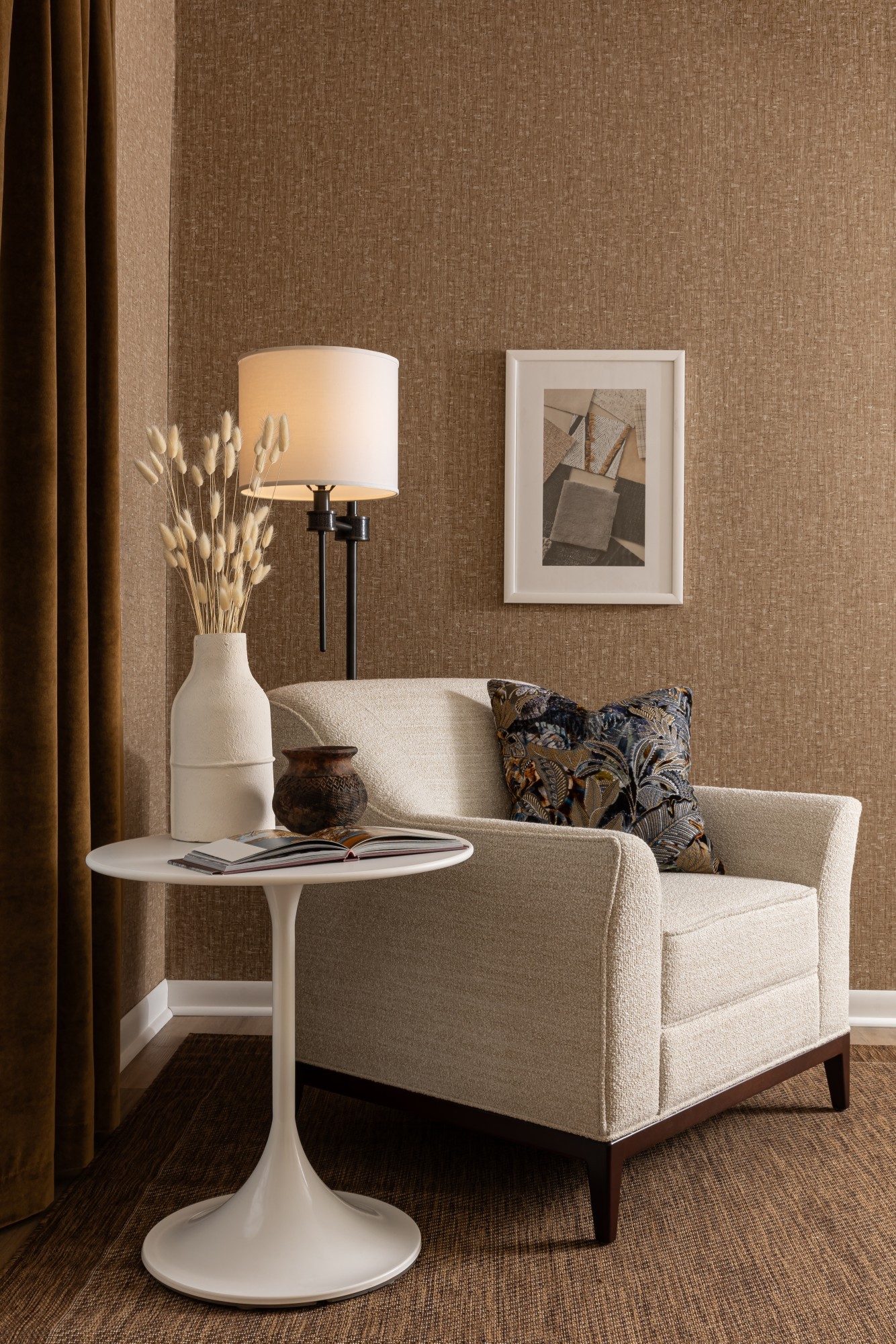 2352-01 Catnap Georgian Crystal, 5014-02 Daintree Blue Flax Installation Image