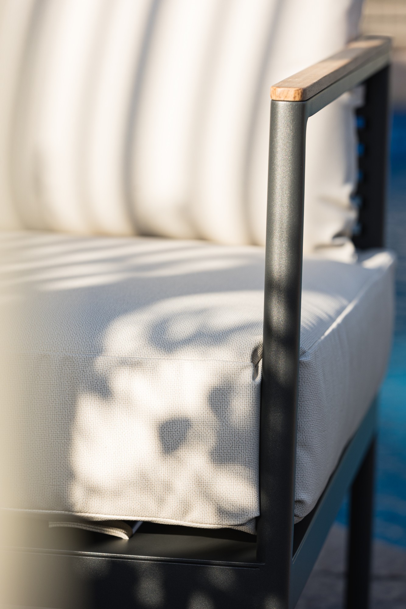 4245-02 Hush – Toasted Coconut Installation Image