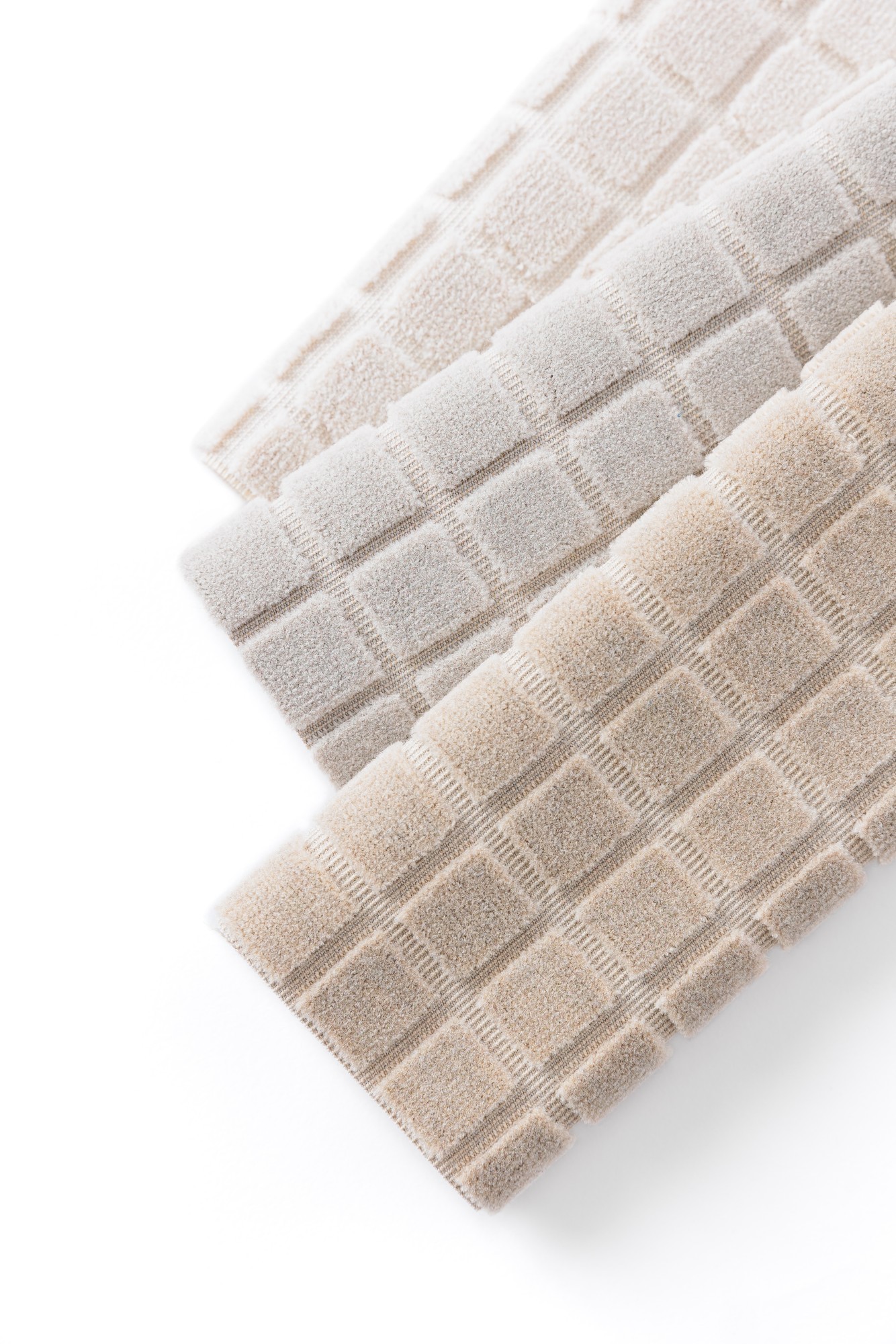 4261 Smalti Silken Tofu, Chinchilla, Beige Fauna Product Image