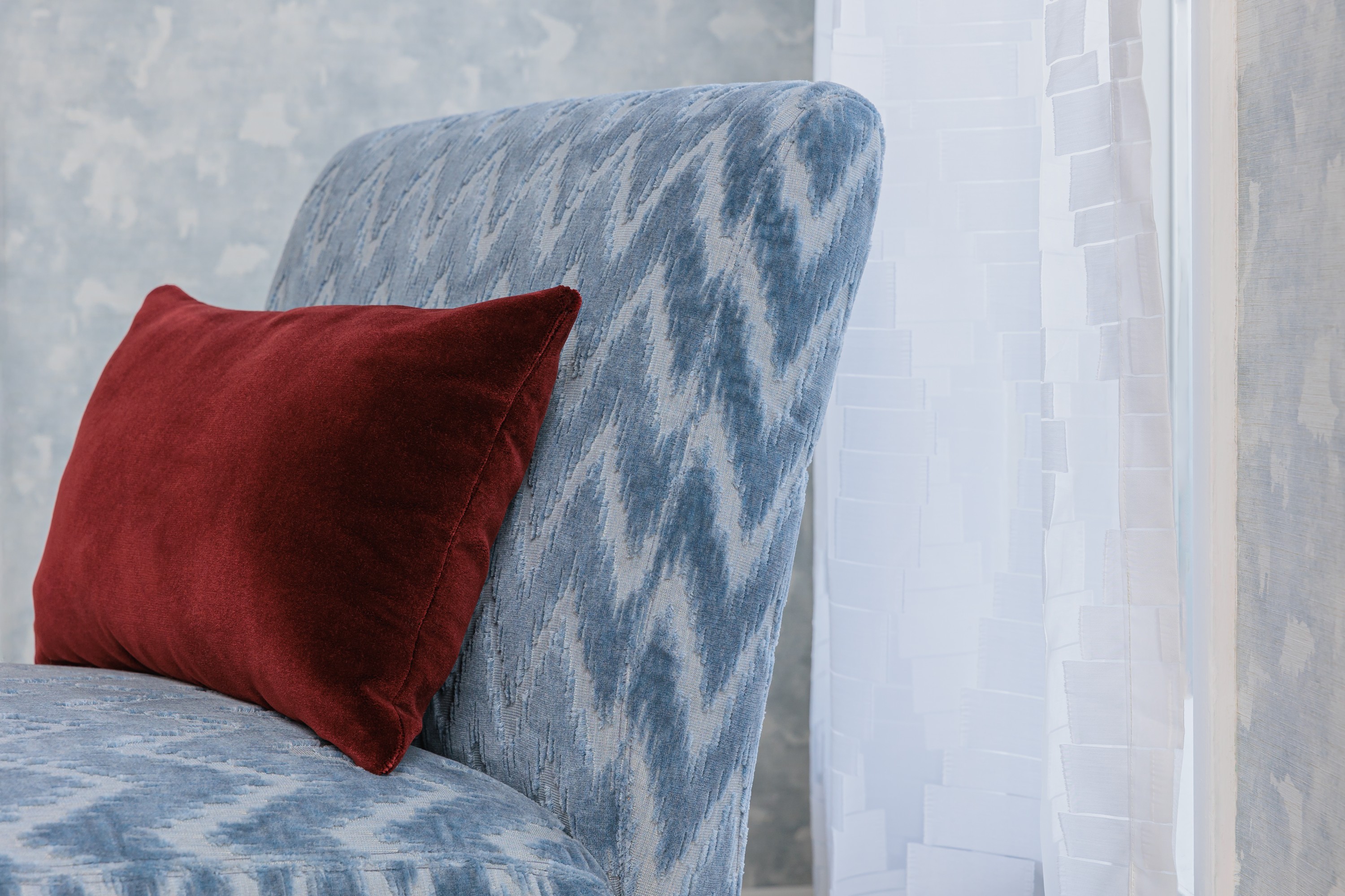4262 Andamento Skyline, V103-04 Hikaru Powder Blue, 4236-08 Basal Cinnabar Installation Image