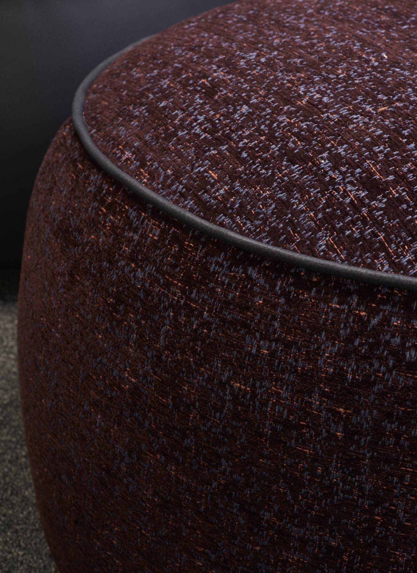 4328-17 Wisteria Garnet Pitta, 4242-08 Daphnis  Blackcurrant Installation Image