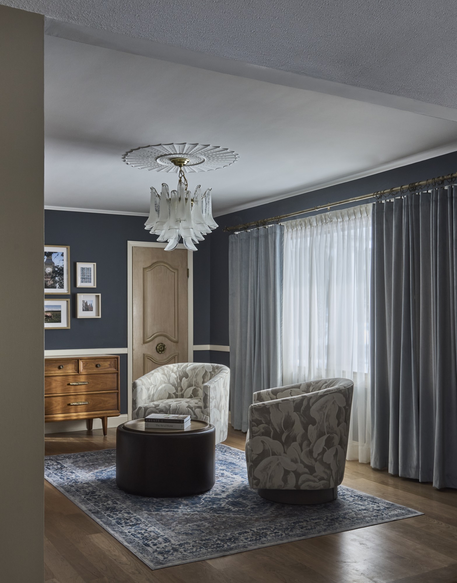 4357-01 Nightbloomer Coastal Dunes, 9404-11 Ravenswood Oakley and 7571-07 Lenis Winter Dusk Installation Image