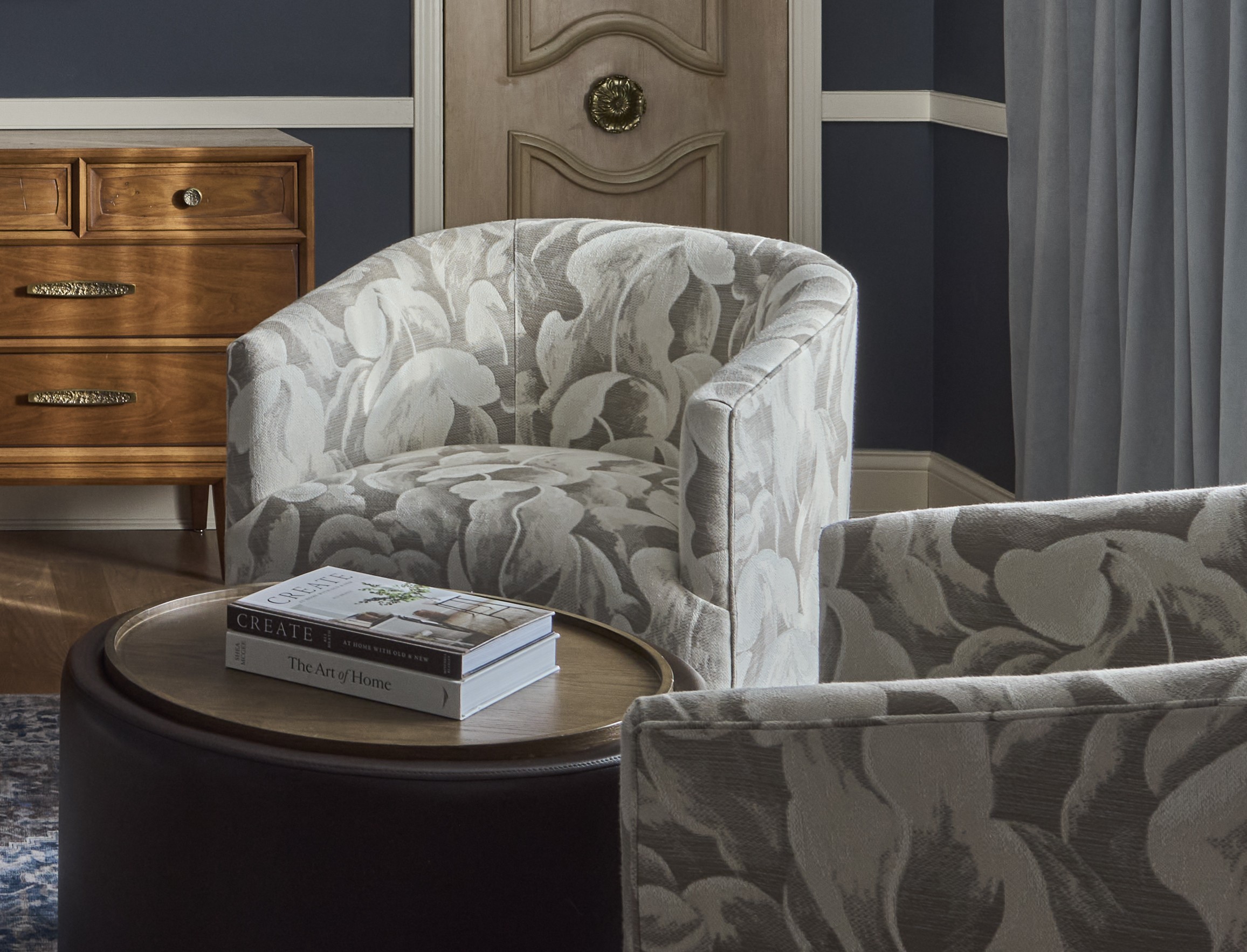 4357-01 Nightbloomer Coastal Dunes, 9404-11 Ravenswood Oakley and 7571-07 Lenis Winter Dusk Installation Image