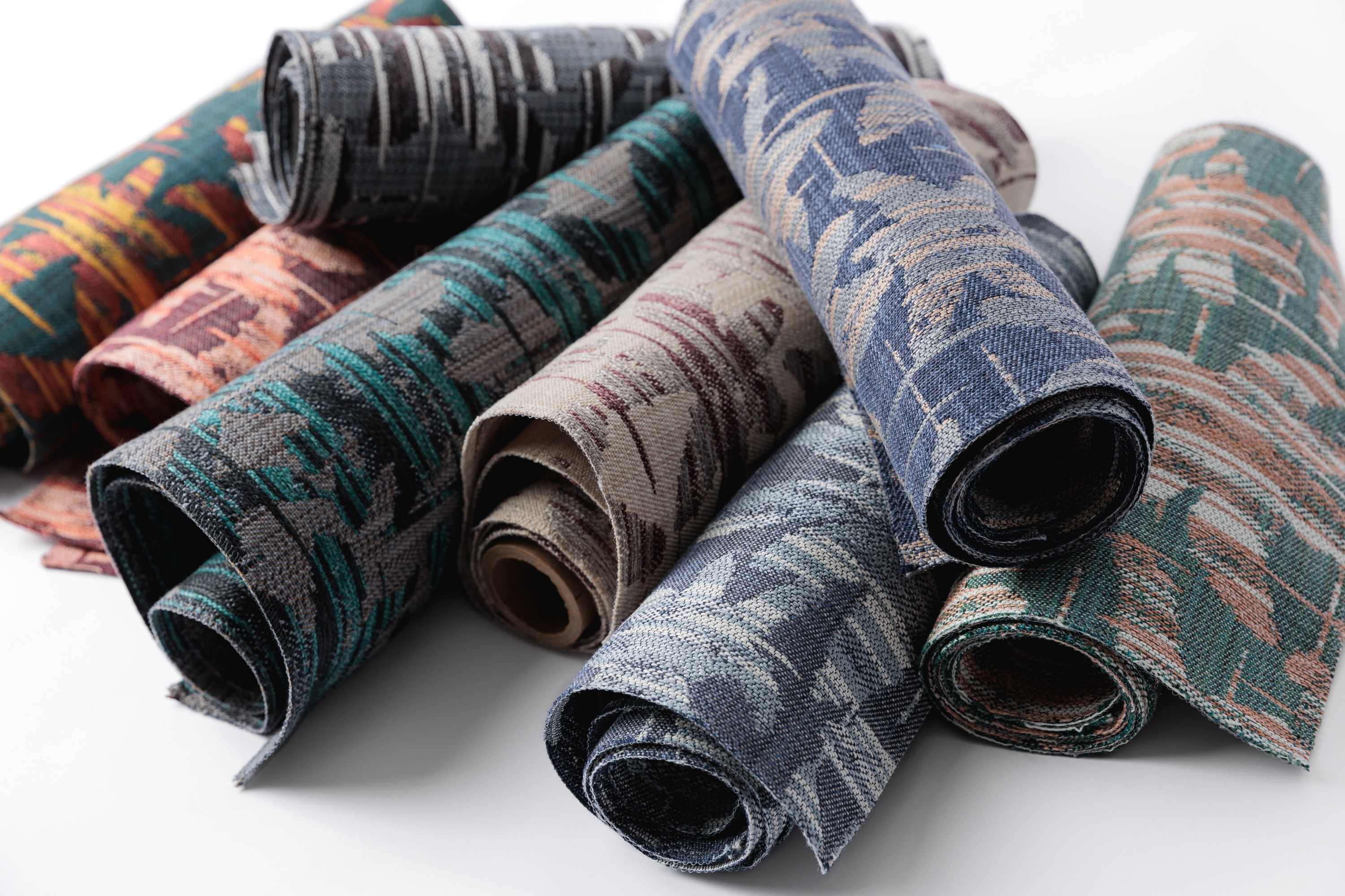 4375 Beallara Tuxedo Cat, Jungle Vines, Desert Cardinal, Bluestar Blossom, Cottage Rose, Auburn Sunset, Mountain Hydrangea, Kentish Belle Hero Image