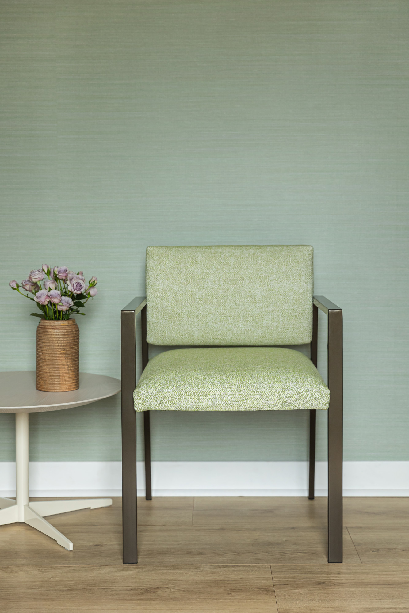 6507-04 Stellula - Wasabi, V104-08 Kanso - Moonglow - Cactus Installation Image