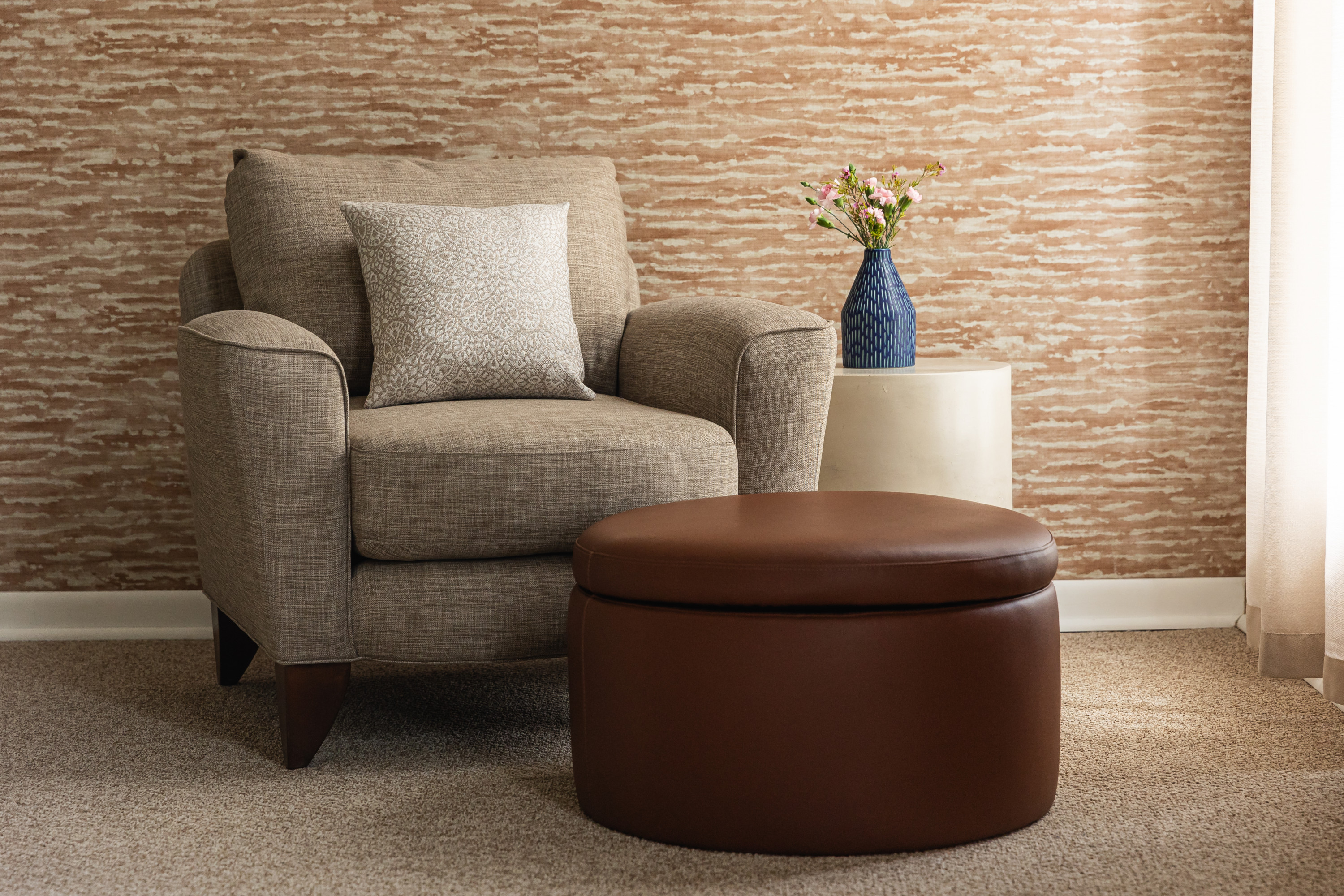 8353-04 Bower – Winter Wren, 8351-02 Lotus – Sand Dunes, 4244-08 Marvel - Burnt Sienna, V112-06 Guild - Autumn Rose Installation Image