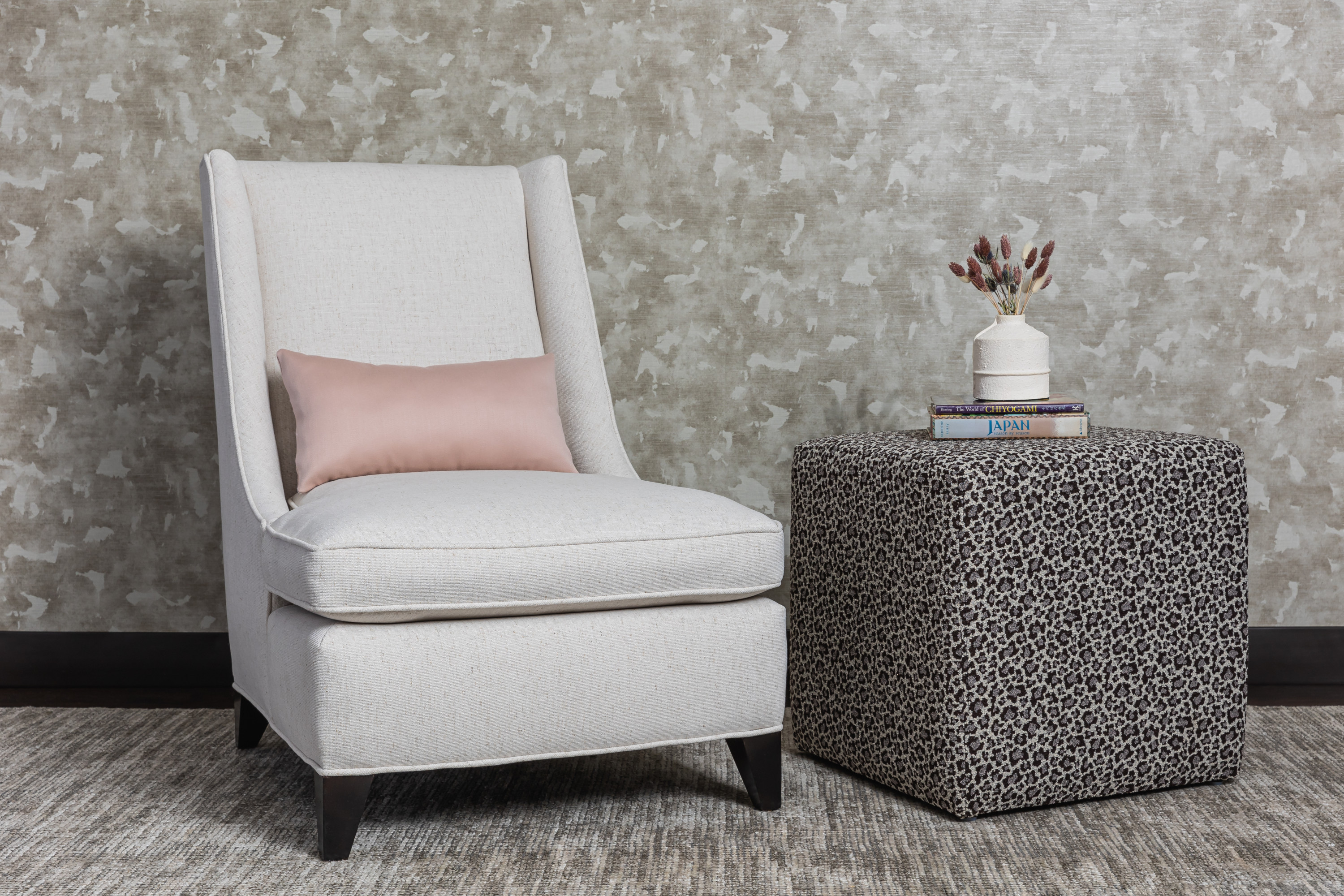 8710-01 Byzantina - Georgian Crystal, 4705-05 Hint - Blush Eraser, V103-05 Hikaru - Crested Lark, 2327-02 Rosette - Spotted Xolo Installation Image