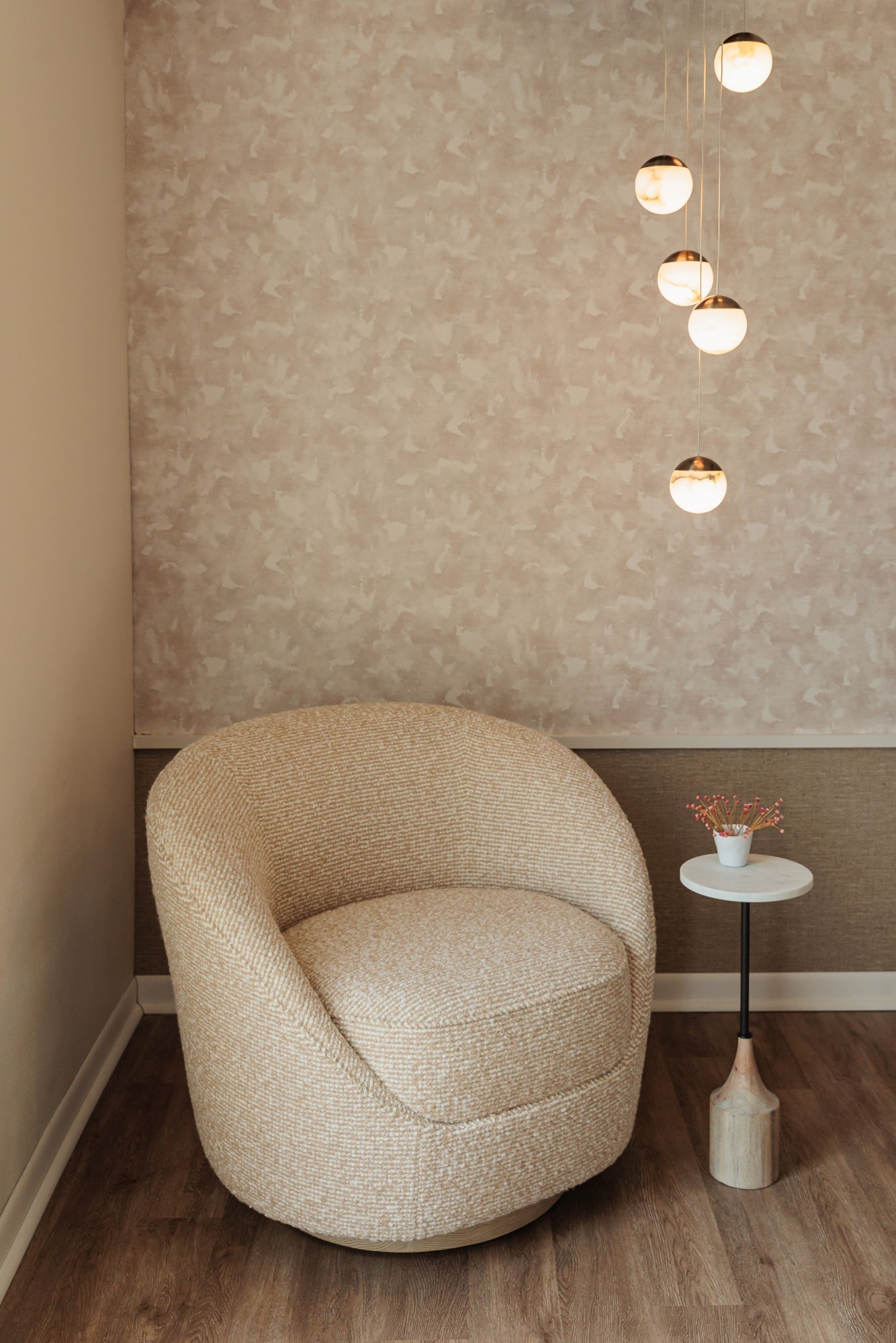 V103-03 Hikaru - Himalayan Salt, V100-10 Chateau - Quail, 7305-02 Chord Cheesecake Installation Image