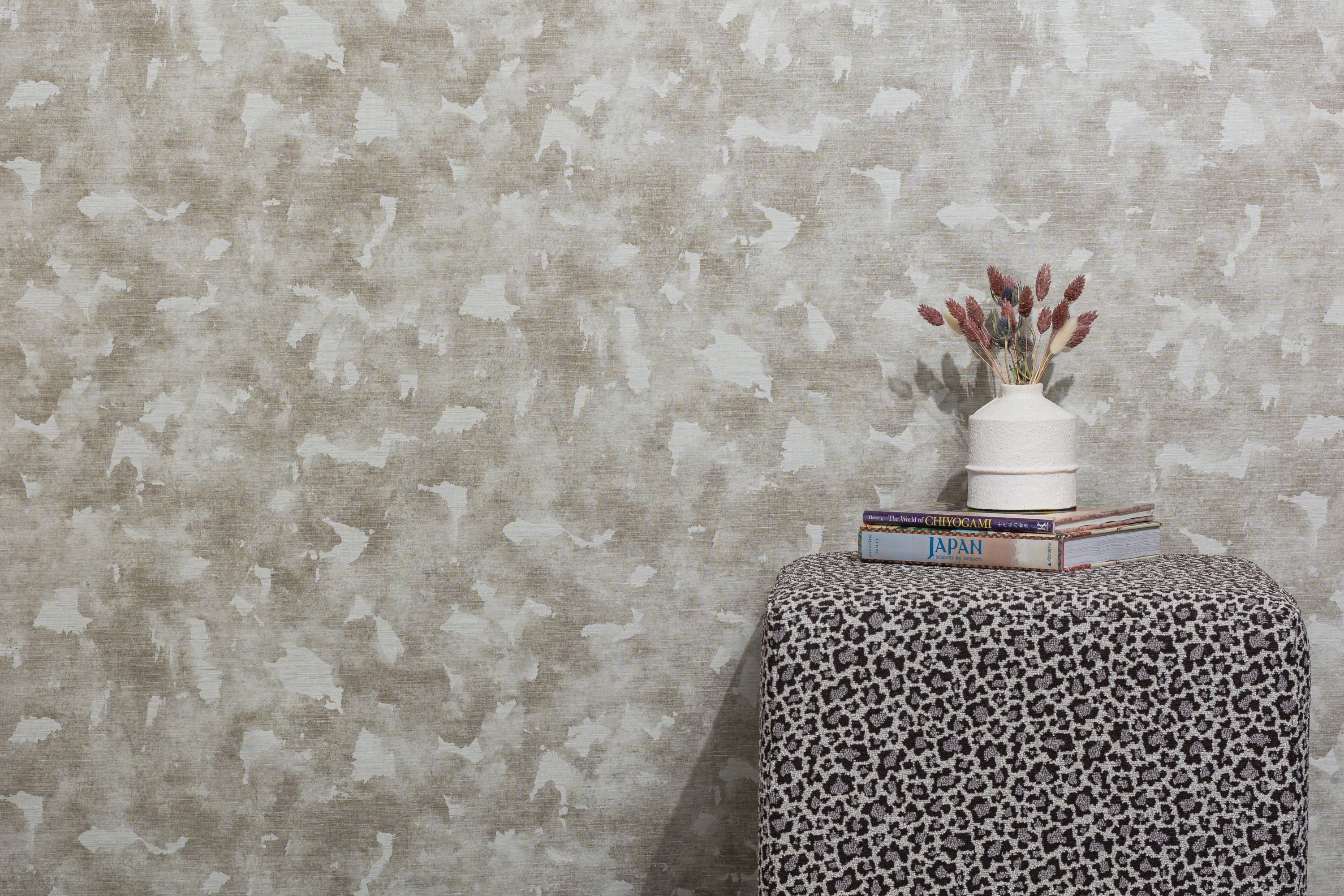 V103-05 Hikaru - Crested Lark, 2327-02 Rosette - Spotted Xolo Installation Image