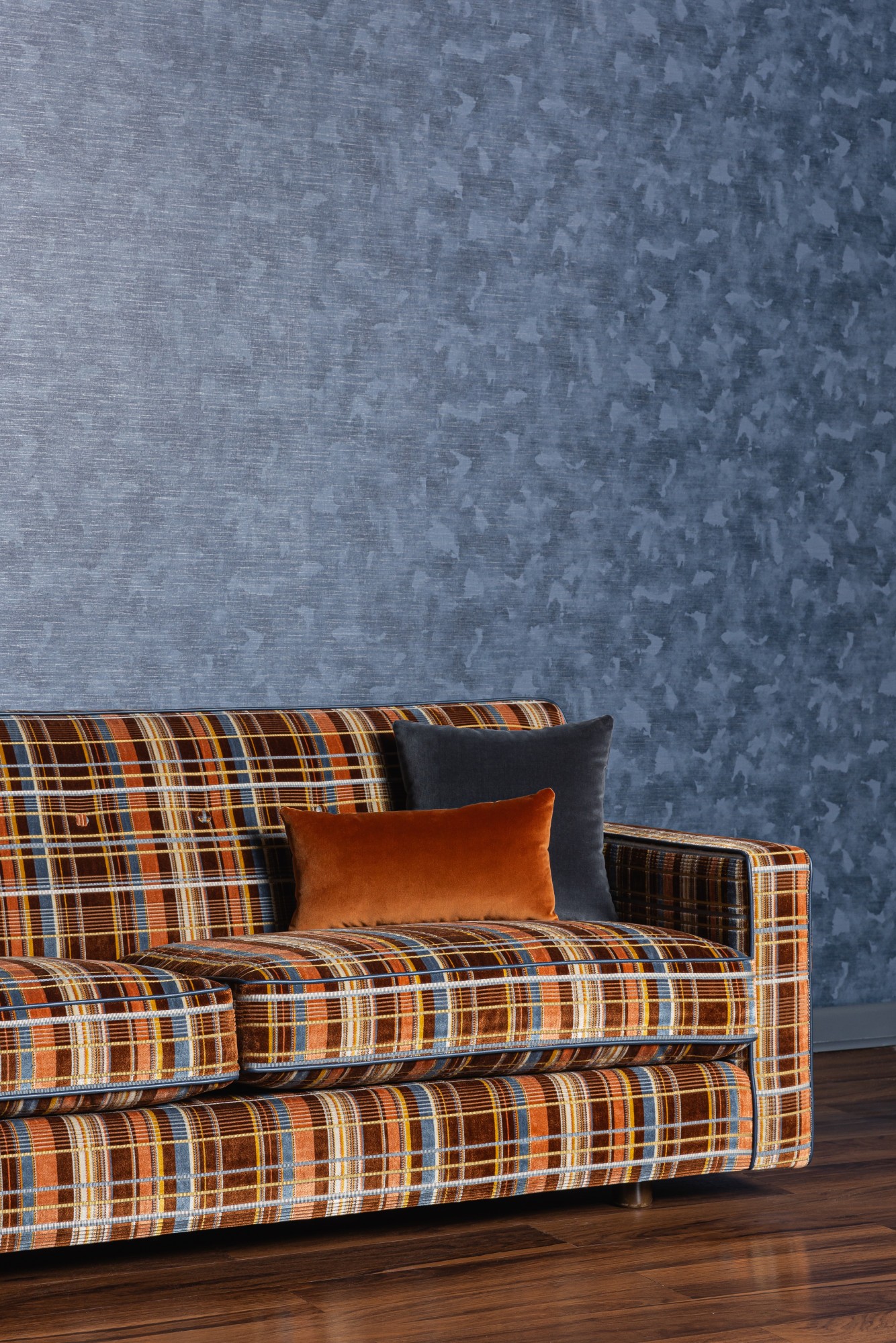 V103-09 - Hikaru - Namiban Night, 5013-04 Longii - Spice Shop, 3991-10 Aerial Midnight, 4250-34 Gem - Galaxite, 5515-11 4250-11 Gem - Fire Opal Installation Image