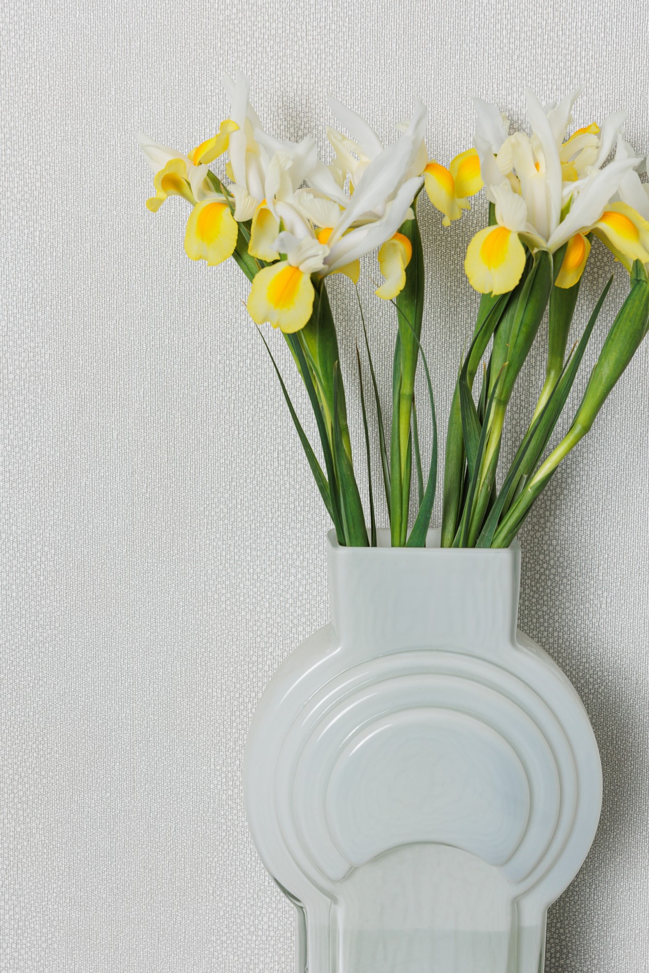 V108-01 Prosecco Glass Slipper Installation Image