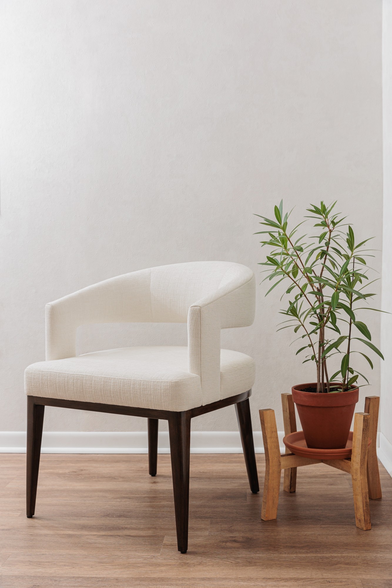 V111-01 Lona - Meringue, 3164-01 Phoenix - Dall Sheep Installation Image