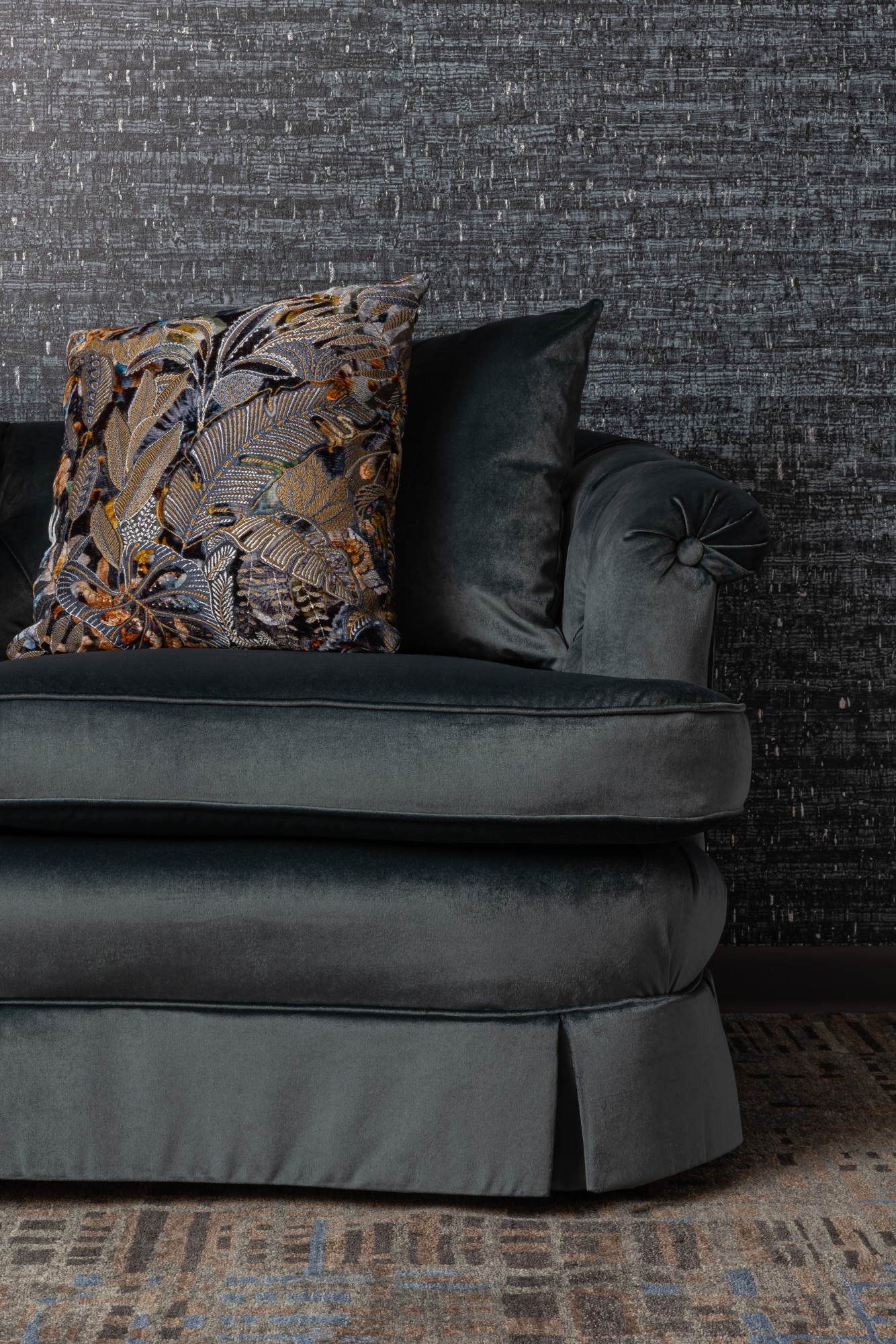 V115-08 Montado Deep Dive, 5014-02 Daintree Blue Flax, 7571-08 Lenis Beryl Installation Image