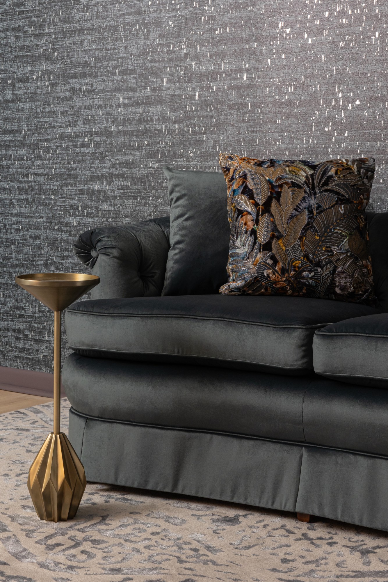 V115-08 Montado Deep Dive, 5014-02 Daintree Blue Flax, 7571-08 Lenis Beryl Installation Image