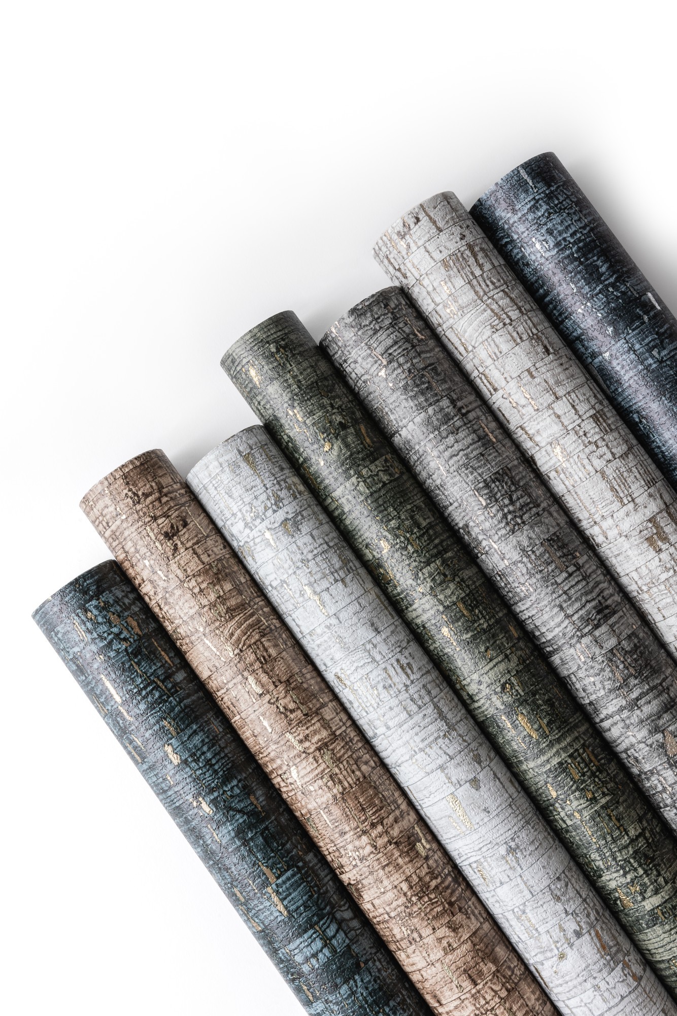 V115 Montado Cathedral Cove, Cherry Wood, White Poplar, Roscoelite, Grey Gibbon, Nougat, Deep Dive Hero Image