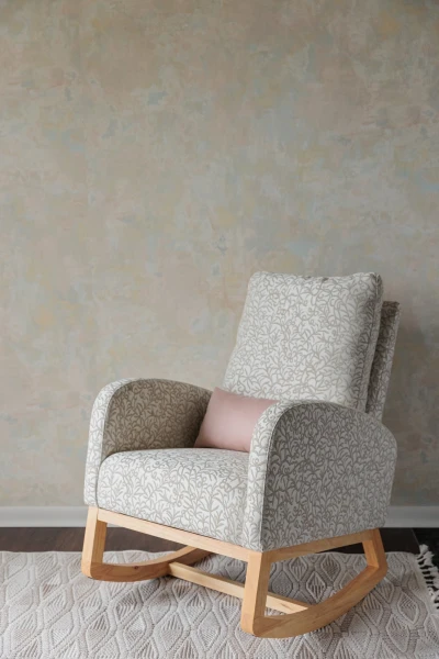 V111-04 Pastel Opal, 4374-02 Rosemary Rice Pudding, 4705-05 Hint Blush Eraser Installation Image