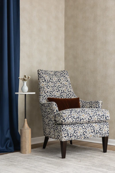2328-04 Tulliana  - Blue Heron, 4250-11 Gem - Fire Opal, 4705-15 Hint - Blueprint, V108-03 Prosecco – Champagne Toast Installation Image