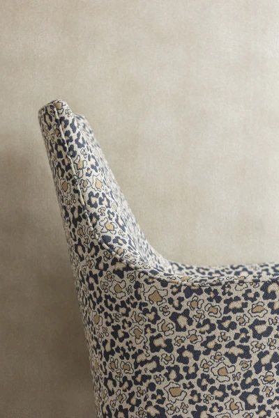 2328-04 Tulliana  - Blue Heron, V108-03 Prosecco – Champagne Toast Installation Image