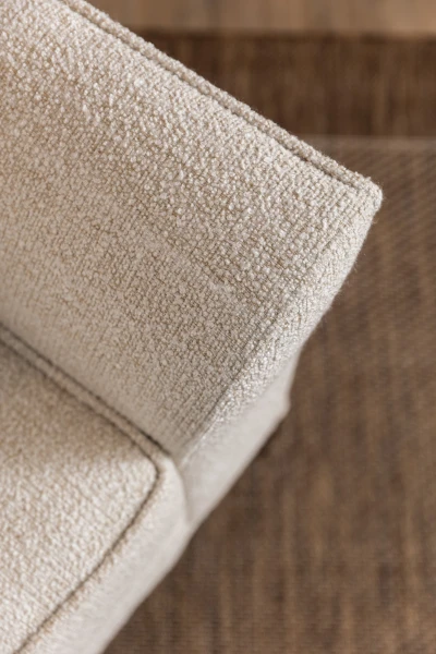 2353-01 Catnap Georgian Crystal Installation Image