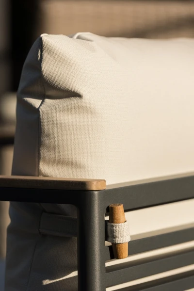 4245-02 Hush – Toasted Coconut Installation Image