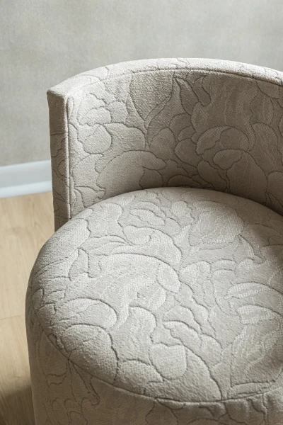 4355-01 Daylily Marzipan Installation Image