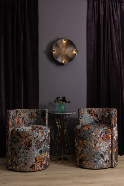 5014-01 Daintree Coral Bells, 7571-11 Lenis Black Bean Installation Image