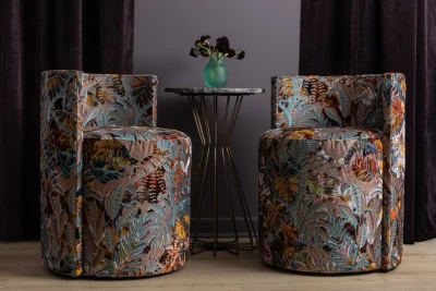 5014-01 Daintree Coral Bells, 7571-11 Lenis Black Bean Installation Image