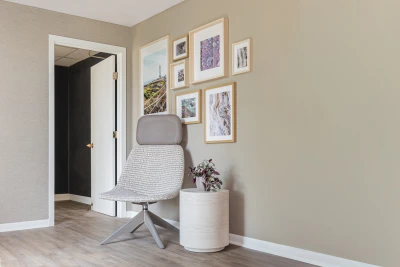 8392-02 Carmi – Takin, 6825-06 Aldrin – Desert Mauve, V100-09 Chateau – African Wildcat Installation Image