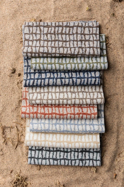 8392 Carmi River Wood, Palawan, Splendid Fairywren, Takin, Azalea Sphinx, Blue Calcite, Fettuccine Alfredo, Steel Bridge Hero Image