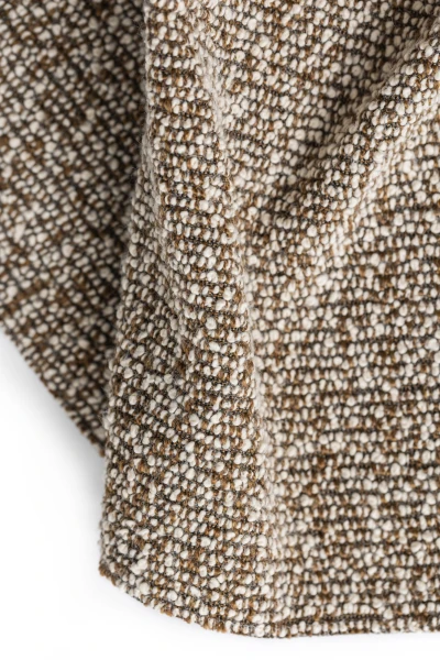 9660-04 Pappus Golden Jackal Hero Image