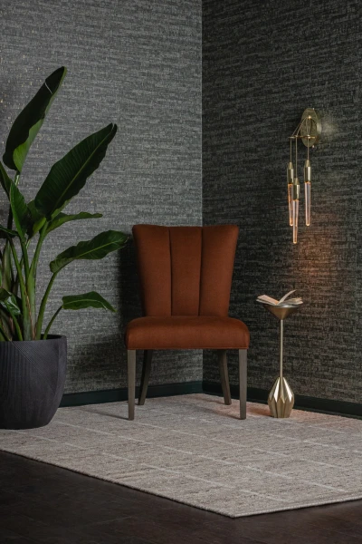 V115-06 Montado - Roscoelite, 7551-08 Dhara Orangutan Installation Image