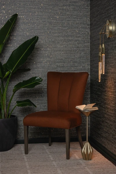 V115-06 Montado - Roscoelite, 7551-08 Dhara Orangutan Installation Image